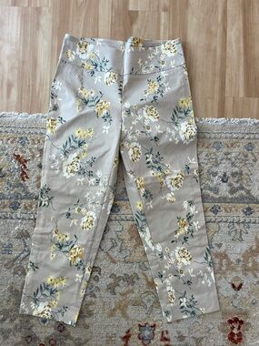 Jules & Leopold Beige Floral Cropped Pants with Yellow & Green Accents
